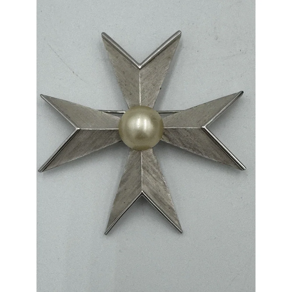 vintage crown Trifari signed matte silver pearl Maltese cross brooch